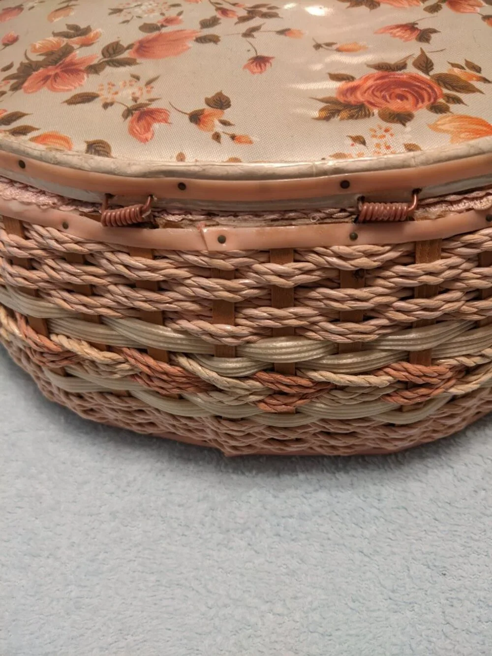 Vtg 60’s Woven Wicker Sewing Basket Japan Pink Floral Tapestry Top Cottagecore
